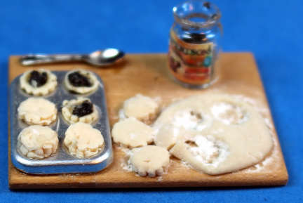 Jam tart preparation board