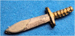 Dagger - gold color handle