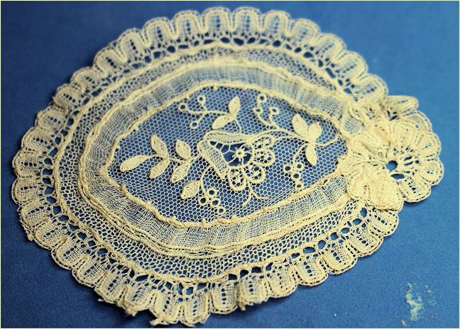 Table cloth/ large doily