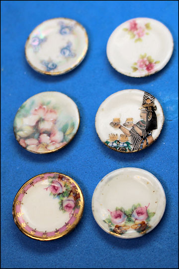 Decorative plates - set of 6