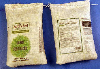 Lawn fertilizer bag