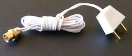 Screw base socket for bulb with plug