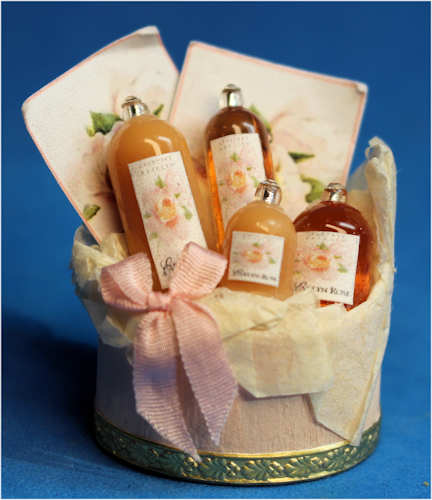 Bath set - peach/amber bottles