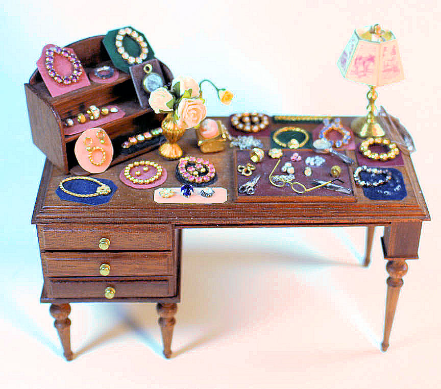 Jewelry making table