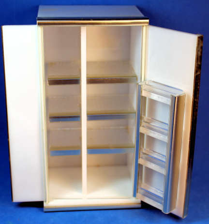 Modern fridge - Click Image to Close