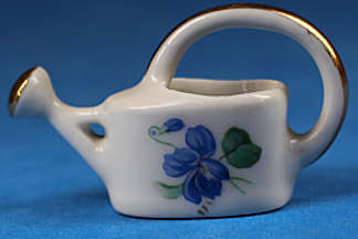 Watering can - porcelain