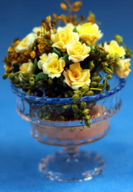 Bowl of roses - yellow