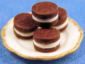 Plate of sandwich cookies