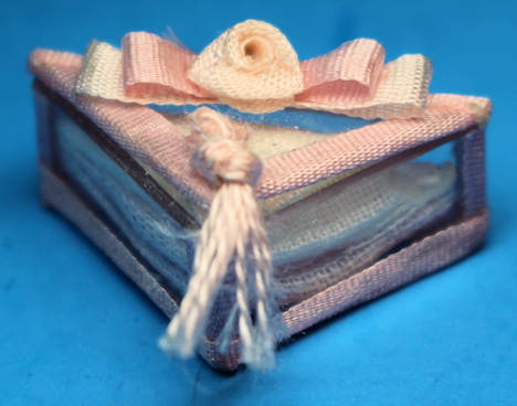 (image for) Guest towels in case