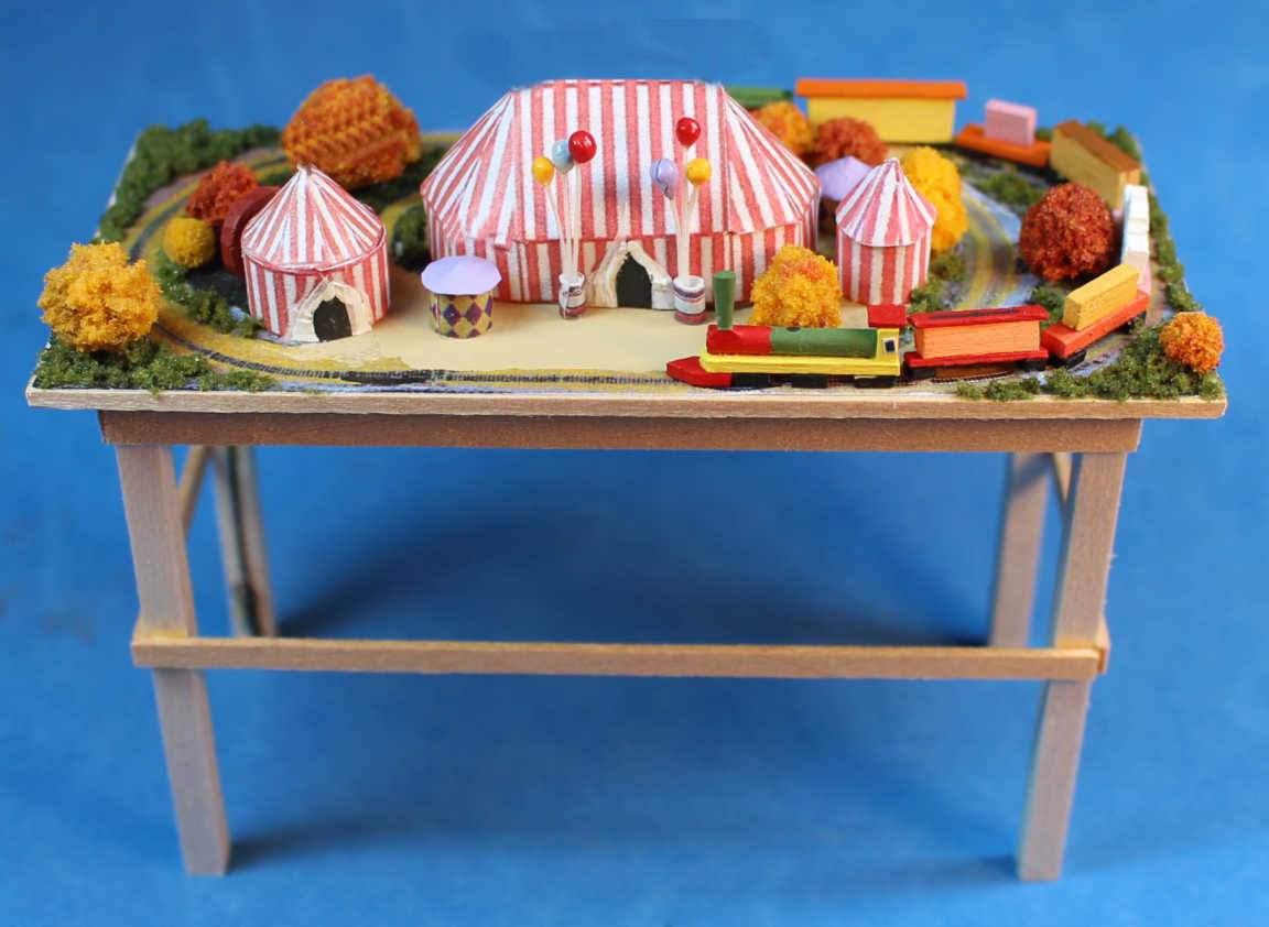 Model train set - circus medium