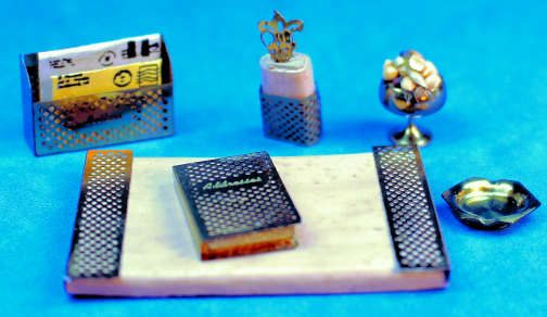 (image for) Modern desk set - tan
