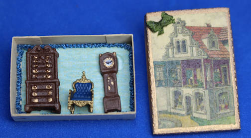 (image for) Dollhouse for a dollhouse furniture