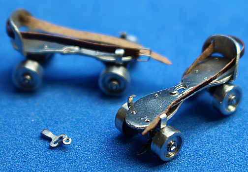 (image for) Roller skates