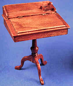 (image for) Writing table - Queen Anne