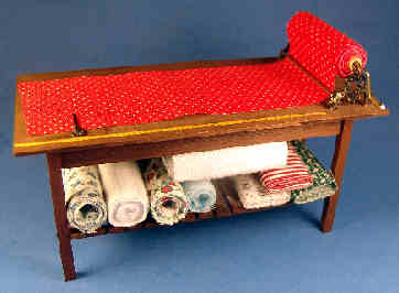 (image for) Fabric cutting table #1