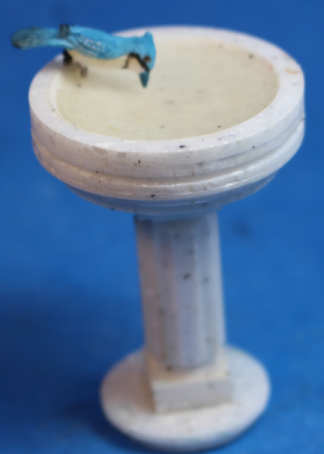 (image for) Bird bath with bluejay - faux marble