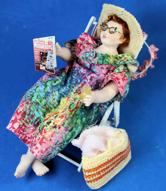 Relaxing on the beach (image for) Relaxing on the beach