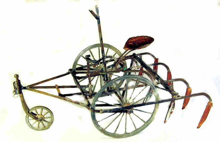 (image for) Martin's 7-tine cultivator broken