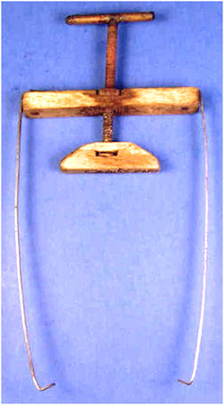 (image for) Wine barrel lid clamp