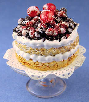 (image for) Mixed berry cake on glass stand
