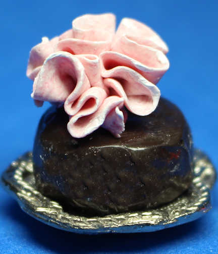 (image for) Strawberry rose cake - metal platter