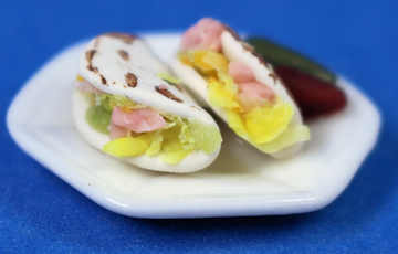 (image for) Tacos with side of chili peppers