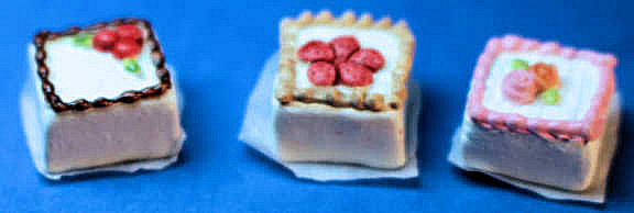 (image for) Little cakes - set of 3