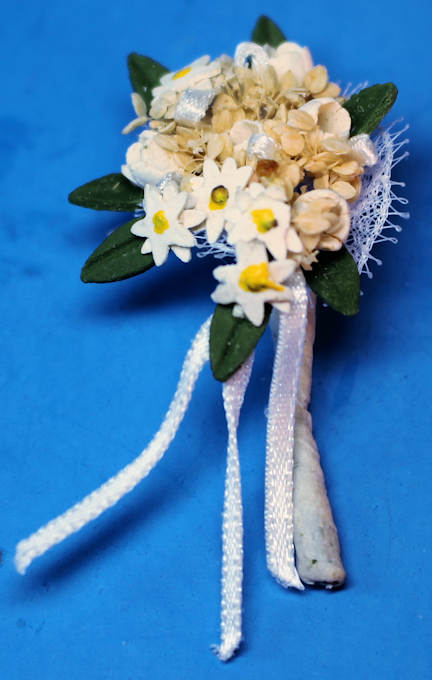 Bride's bouquet - daisies and tulips - Click Image to Close
