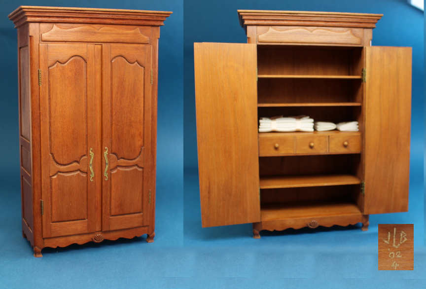 Linen cabinet - Juian Biggers