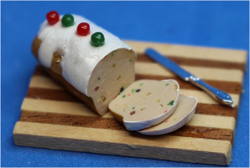 (image for) Cake loaf on cutting board