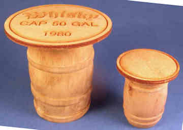 (image for) Barrel pub set round table - whiskey