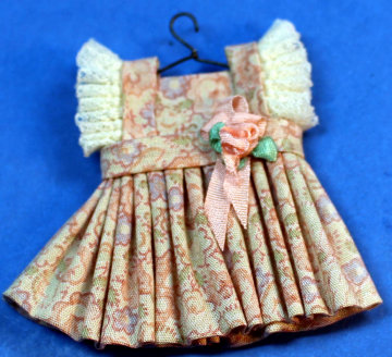 Girl's dress - Click Image to Close