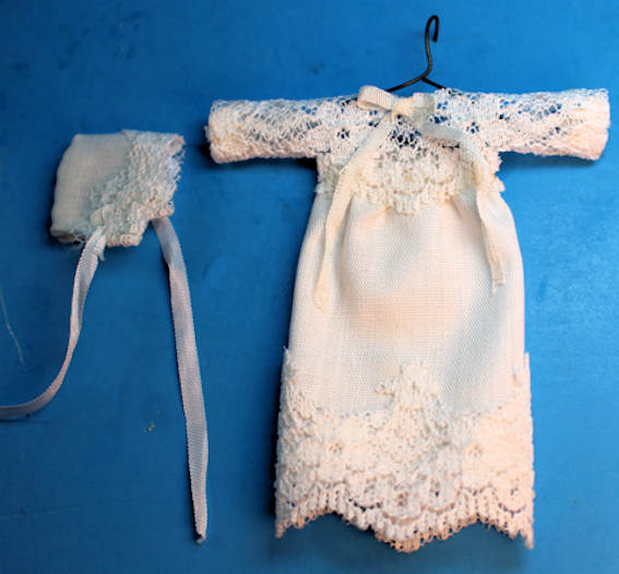 (image for) Girl's dress and bonnet - white