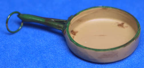 (image for) Grungy skillet with hanger - brown - large