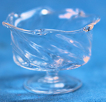 Footed bowl - Click Image to Close