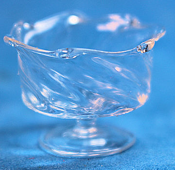 (image for) Footed bowl