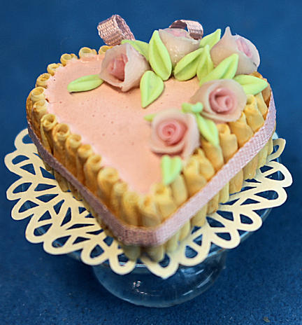 Valentine's cake on pedestal