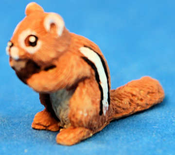 (image for) Chipmunk standing