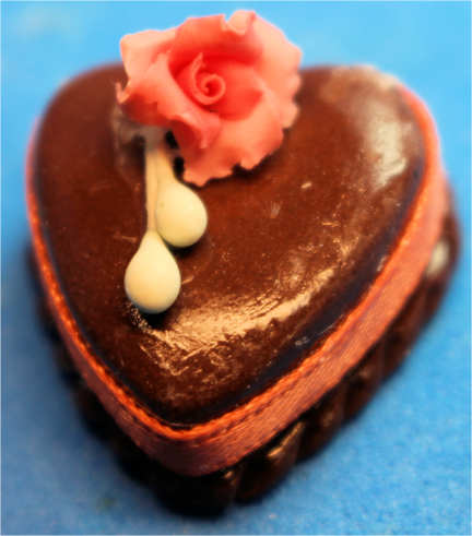 Valentine's cake with pink rose