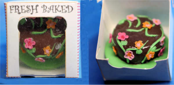 (image for) Cake in a bakery box