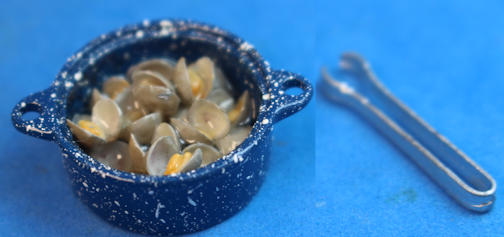 (image for) Cooked clams in pot