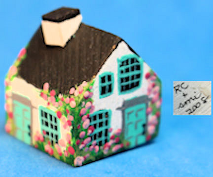 (image for) Toy dollhouse