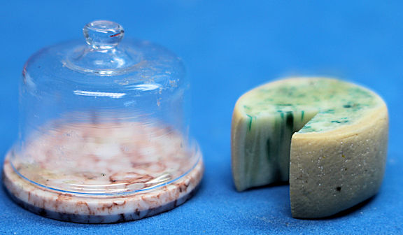 (image for) Blue cheese with display