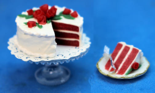 (image for) Cake on glass pedestal and slice