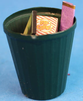 (image for) Filled waste basket