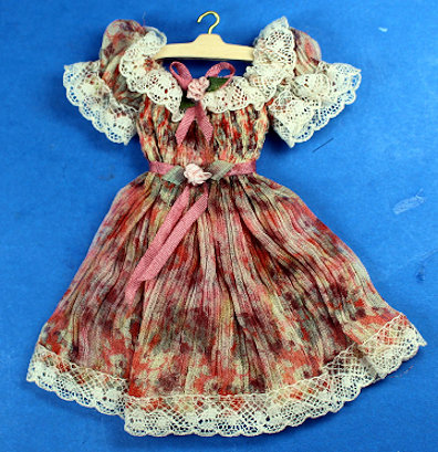 (image for) Lady's peasant style dress by Mzia Dsamia