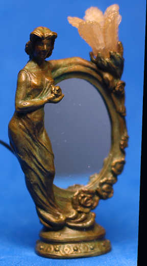 (image for) La Dama el Specchio (Lady With Mirror) - lighted