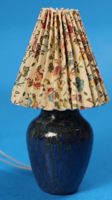 Table lamp