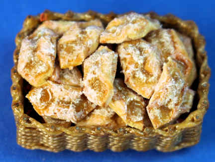 (image for) Pastries in basket