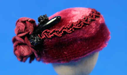 Lady's hat pillbox - by Marie-France Beglan (image for) Lady's hat pillbox - by Marie-France Beglan